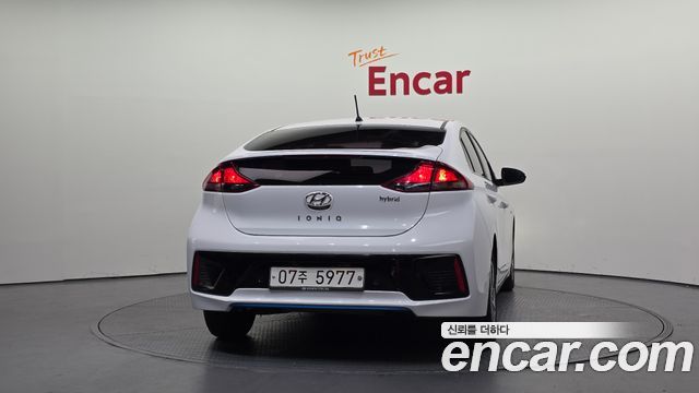 Hyundai Ioniq N — пробег 166 180 км — фото 4 из 5