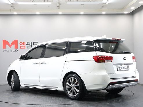 Kia Carnival Gasoline 9-seater Noblesse — пробег 125 053 км — фото 3 из 5