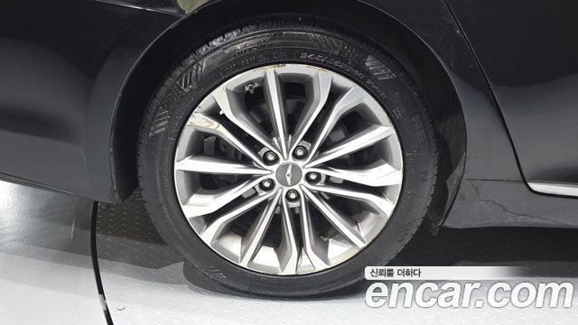 Hyundai Genesis из Кореи Encar