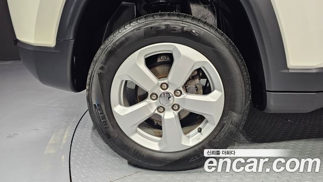 Jeep Compass 2.4 Longitude AWD — пробег 82 606 км — фото 5 из 5
