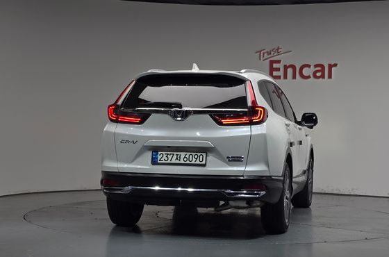 Honda CR-V 2.0 Hybrid Touring 4WD — пробег 28 627 км — фото 4 из 5