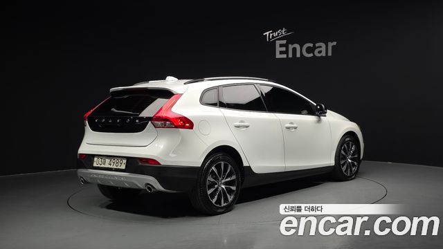 Volvo V40 из Кореи Encar