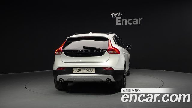Volvo V40 из Кореи Encar