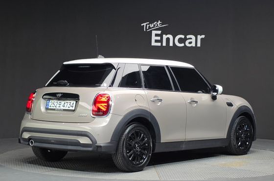 Mini Cooper 5Door Classic Third Generation — пробег 656 км — фото 2 из 5