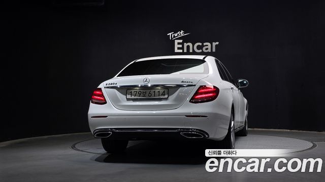 Mercedes-Benz E-Class из Кореи Encar