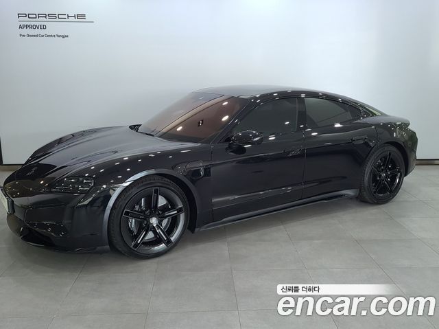 Porsche Taycan Turbo S — пробег 5 200 км — фото 1 из 5