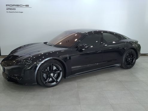 Porsche Taycan Turbo S — пробег 5 200 км — фото 1 из 5