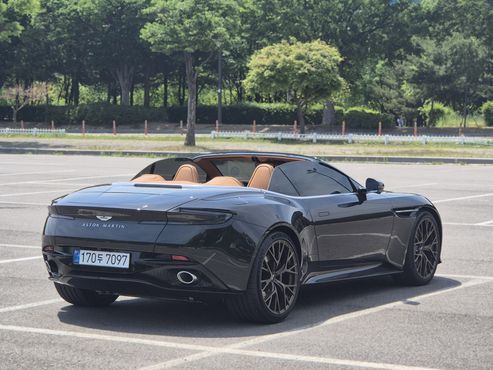 Astonmartin DB12 4.0 V8 Volante — пробег 773 км — фото 2 из 5