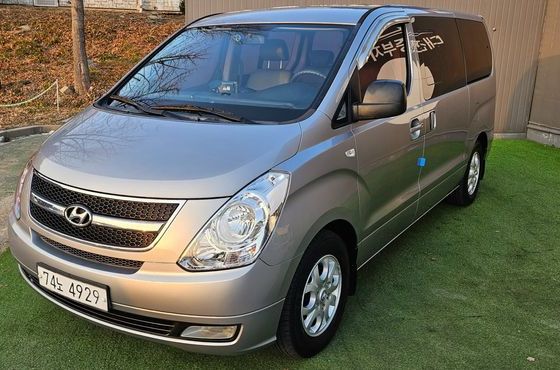 Hyundai Starex 12-Seater Wagon CVX Luxury — пробег 157 392 км — фото 2 из 5