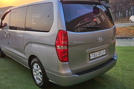 Hyundai Starex 12-Seater Wagon CVX Luxury — пробег 157 392 км — фото 4 из 5