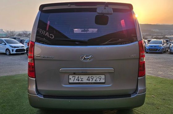 Hyundai Starex 12-Seater Wagon CVX Luxury — пробег 157 392 км — фото 5 из 5