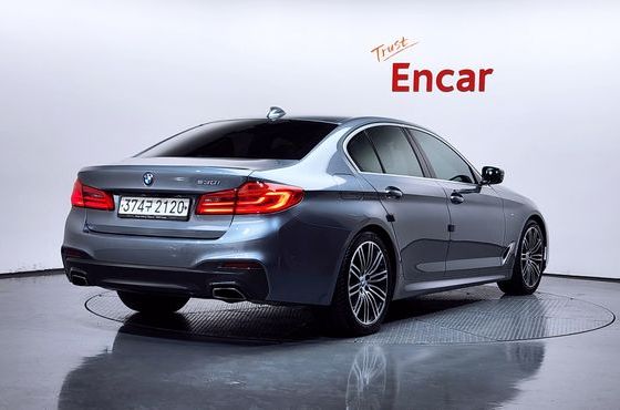 BMW 5-Series 530i M Sport Package Plus — пробег 72 547 км — фото 2 из 5