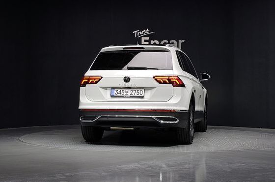 Volkswagen Tiguan 2.0 TDI Prestige — пробег 28 583 км — фото 4 из 5