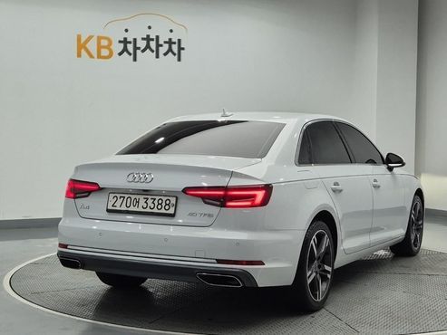 Audi A4 40 TFSI Premium — пробег 119 059 км — фото 3 из 5
