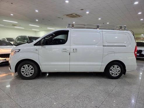 Hyundai Starex Van 3-Seater Smart — пробег 84 937 км — фото 3 из 5