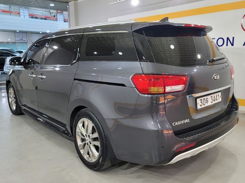 Kia Carnival 9-seater Noblesse — пробег 176 933 км — фото 4 из 5
