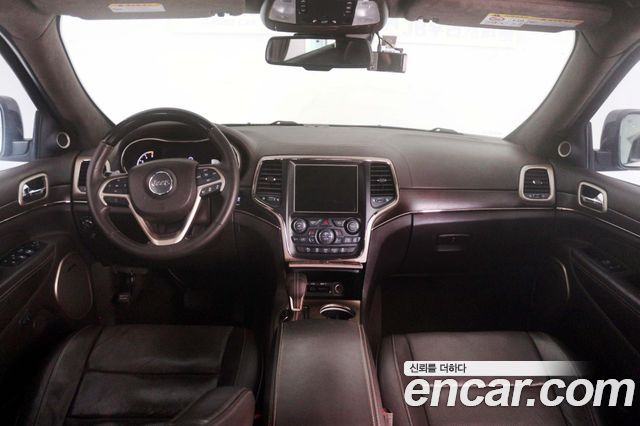 Jeep Cherokee 3.0 Diesel Overland Summit WK2 — пробег 107 000 км — фото 2 из 5