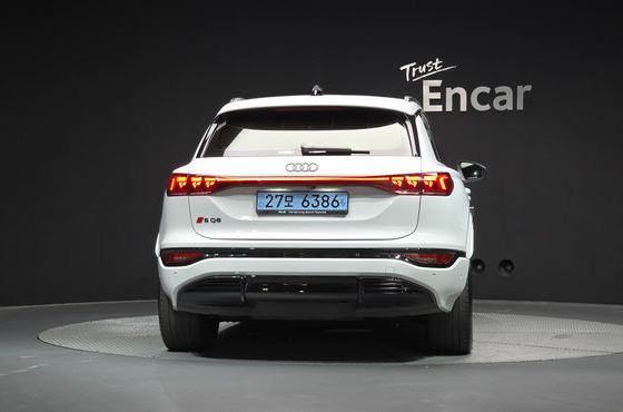 Audi SQ6 e-tron Quattro — пробег 23 006 км — фото 4 из 5