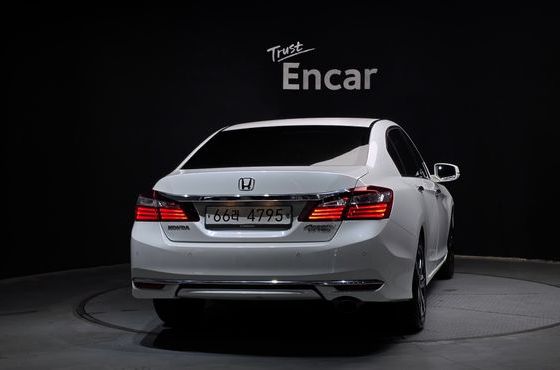 Honda Accord 2.4 9th — пробег 79 885 км — фото 4 из 5