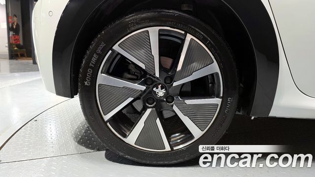 Peugeot 208 из Кореи Encar