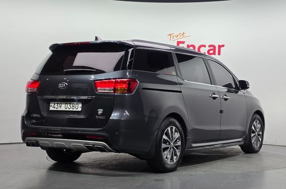 Kia Carnival 9-seater Luxury — пробег 147 466 км — фото 2 из 5
