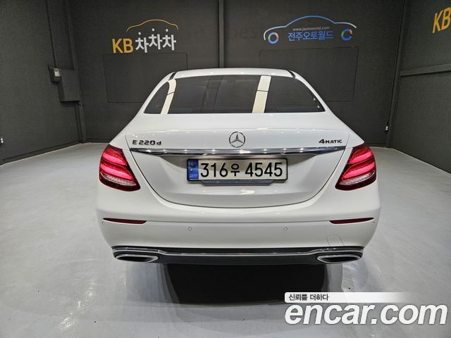 Mercedes-Benz E-Class из Кореи Encar
