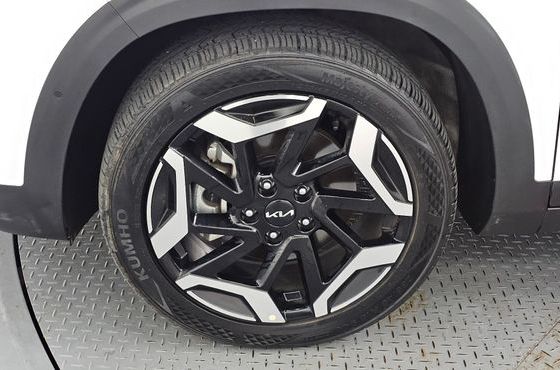 Kia Seltos Gasoline 1.6 Turbo 4WD Signature — пробег 18 046 км — фото 5 из 5