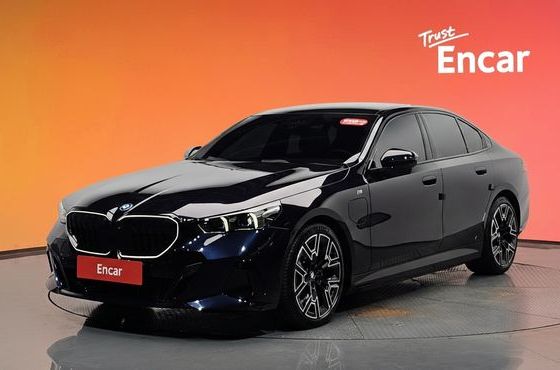 BMW 5-Series 530e xDrive M Sport — пробег 9 666 км — фото 1 из 5