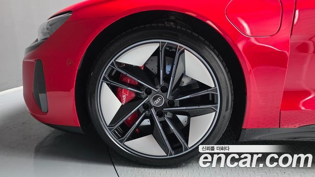 Audi RS e-tron GT из Кореи Encar