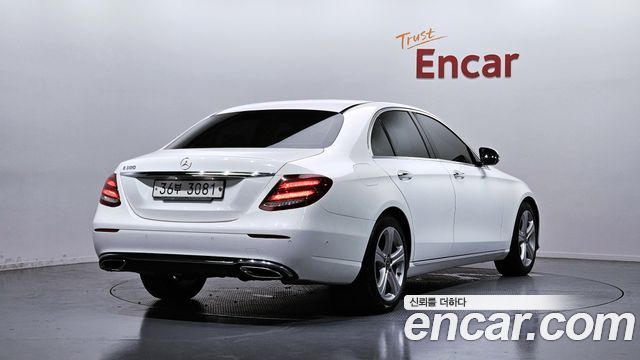 Mercedes-Benz E-Class из Кореи Encar