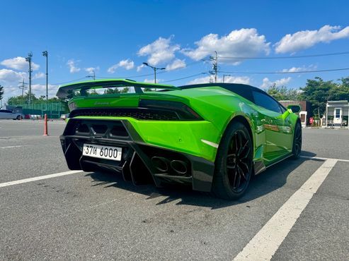 Lamborghini Huracan LP610-4 Spyder — пробег 26 400 км — фото 2 из 5