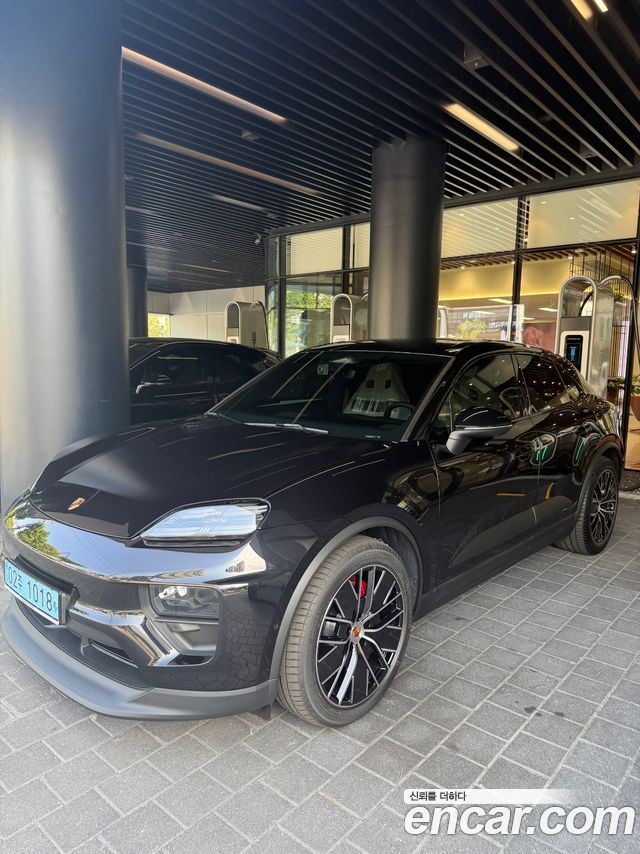 Porsche Macan 4S — пробег 1 200 км — фото 2 из 5
