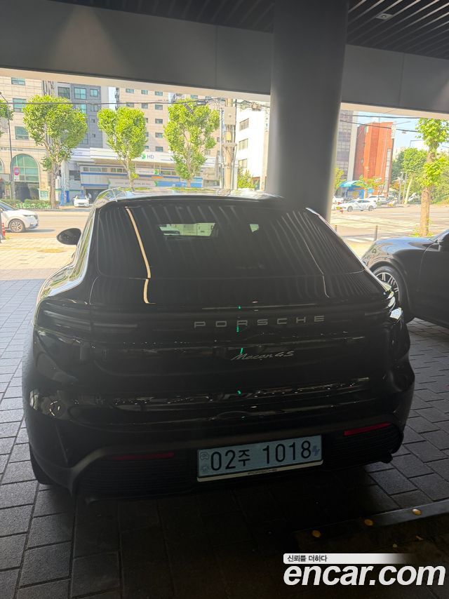 Porsche Macan 4S — пробег 1 200 км — фото 3 из 5