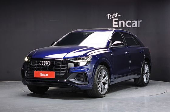 Audi Q8 55 TFSI Quattro Premium — пробег 43 800 км — фото 1 из 5