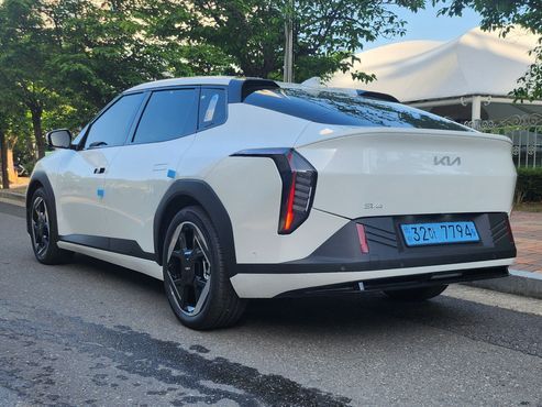 Kia EV4 Long Range 2WD Earth — пробег 726 км — фото 5 из 5