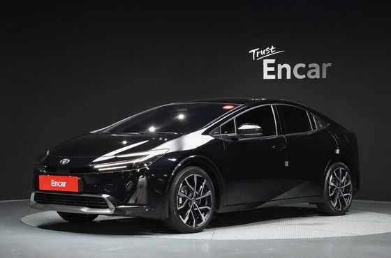Toyota Prius 2.0 PHEV XSE — пробег 15 019 км — фото 1 из 5