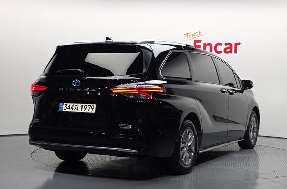 Toyota Sienna 2.5 Hybrid AWD — пробег 96 507 км — фото 2 из 5