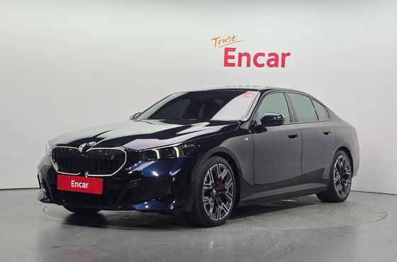 BMW i5 eDrive 40 M Sport — пробег 32 280 км — фото 1 из 5