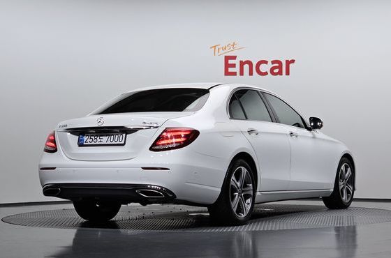 Mercedes-Benz E-Class E300 4MATIC AV Intelligent Drive — пробег 171 902 км — фото 2 из 5