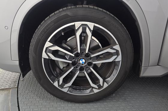 BMW X1 xDrive 20i M Sport — пробег 12 566 км — фото 5 из 5