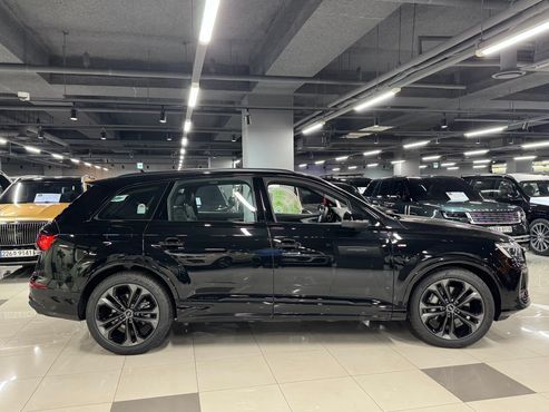 Audi Q7 55 TFSI Quattro Premium — пробег 13 км — фото 2 из 5
