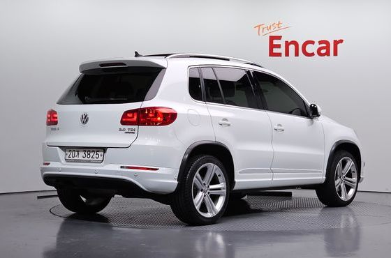 Volkswagen Tiguan 2.0 TDI R-Line 5N — пробег 110 381 км — фото 2 из 5