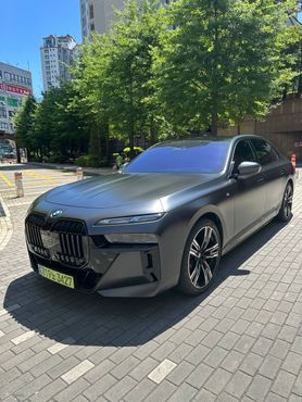 BMW i7 xDrive 60 Freeze Seoul Edition — пробег 6 500 км — фото 1 из 5