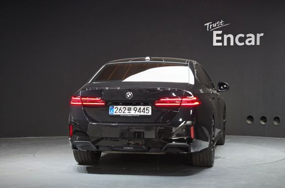 BMW 5-Series 530i xDrive M Sport Pro Special Edition — пробег 9 183 км — фото 4 из 5