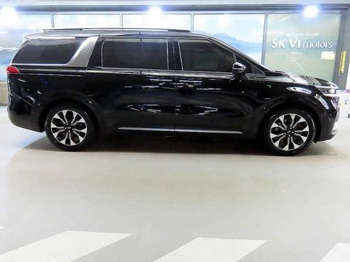 Kia Carnival 9-Seater Signature — пробег 93 343 км — фото 3 из 5