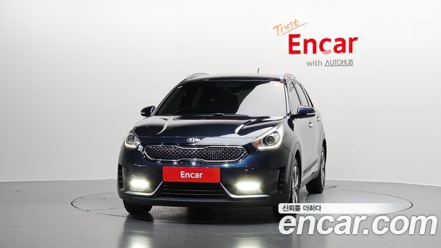 Kia Niro Prestige — пробег 185 117 км — фото 3 из 5