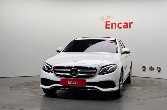 Mercedes-Benz E-Class E300 4MATIC Avnatgarde — пробег 78 430 км — фото 3 из 5