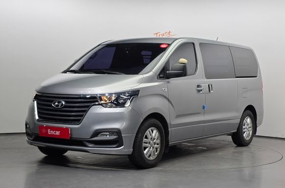 Hyundai Starex Van 3-Seater Smart — пробег 80 672 км — фото 1 из 5