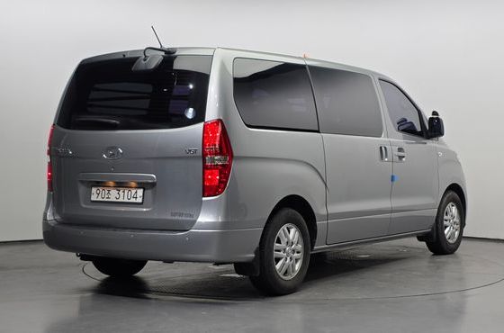Hyundai Starex Van 3-Seater Smart — пробег 80 672 км — фото 2 из 5