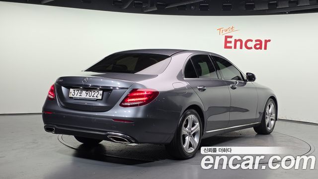 Mercedes-Benz E-Class из Кореи Encar
